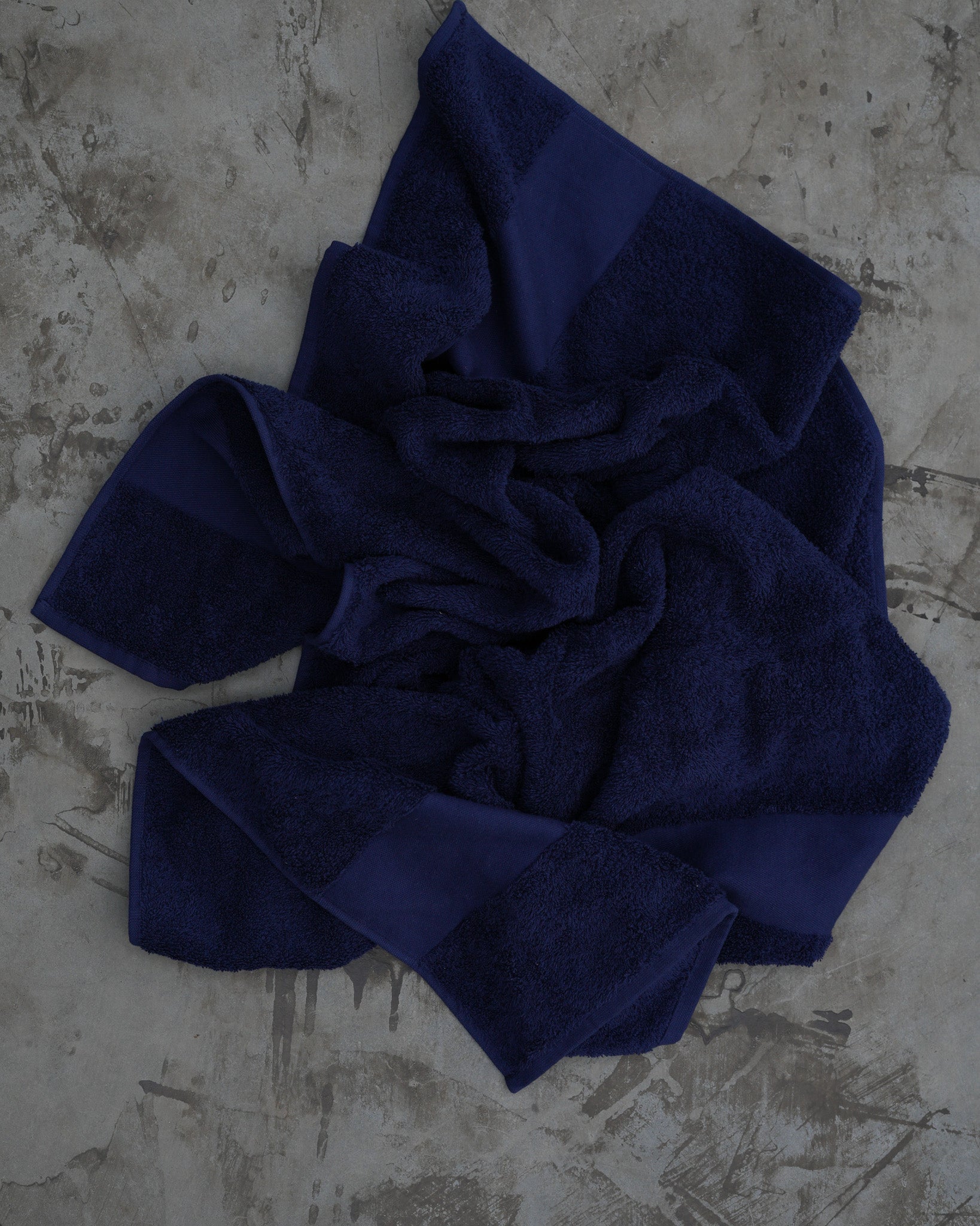 Personligt Broderad Badhandduk - Marine Blå