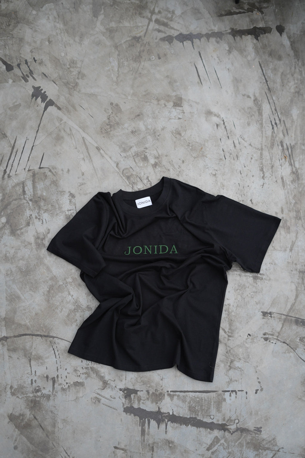 Personligt Broderad T-shirt - Stor Text