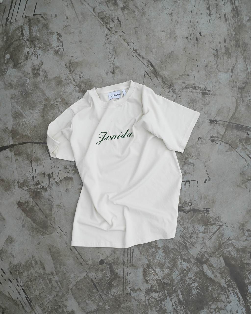 Personligt Broderad T-shirt - Stor Text